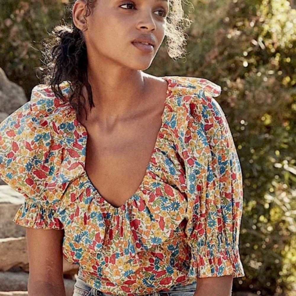 Doen Floral Ruffle V-Neck Blouse in Red, Yellow & Blue